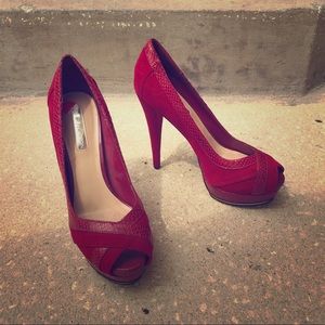 Red Halston High-Heels